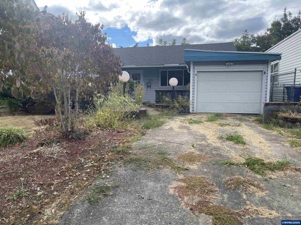 575 23rd St NE, Salem, OR 97301