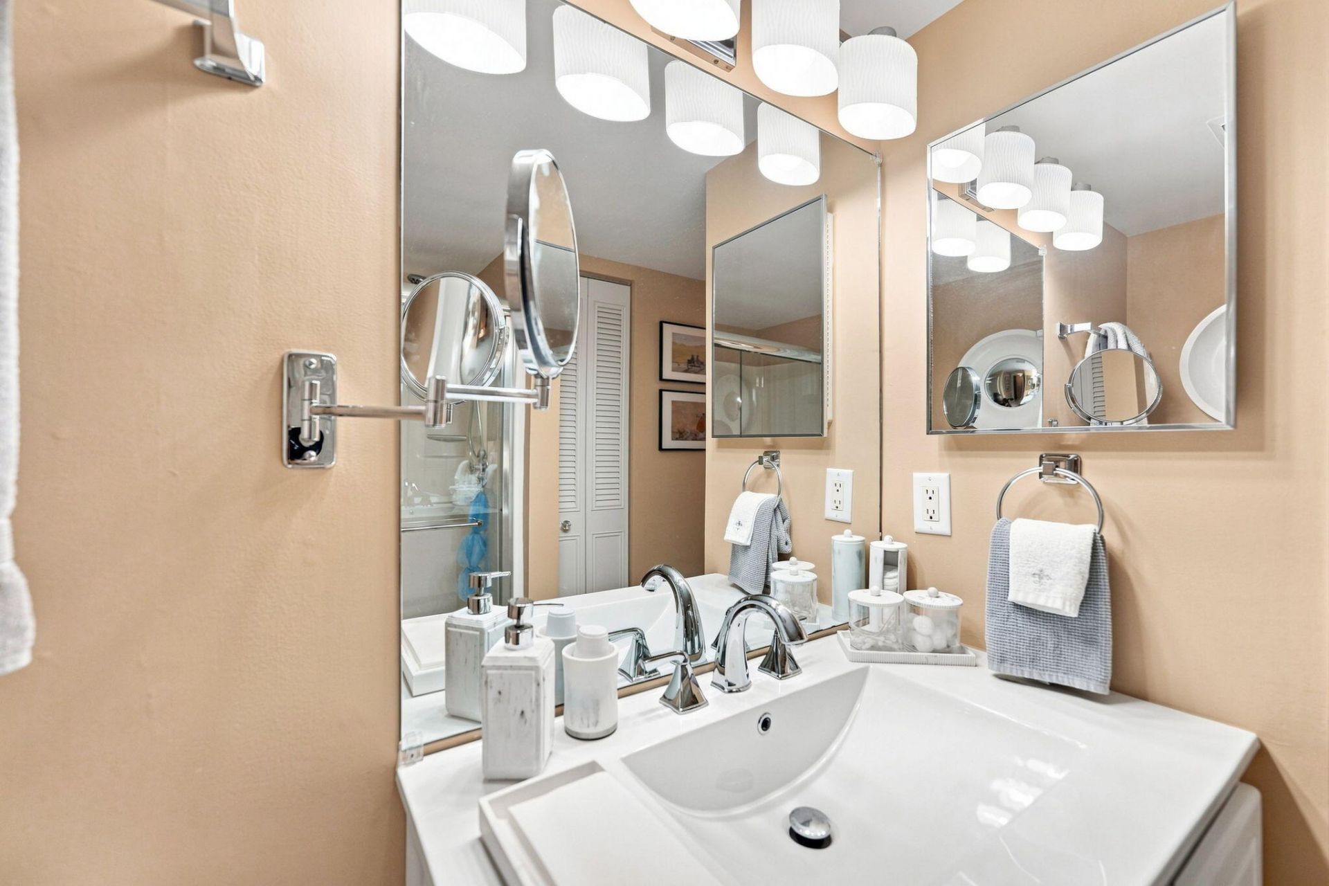 330 SW South River Drive, Unit 203, Stuart, FL 34997 Photo