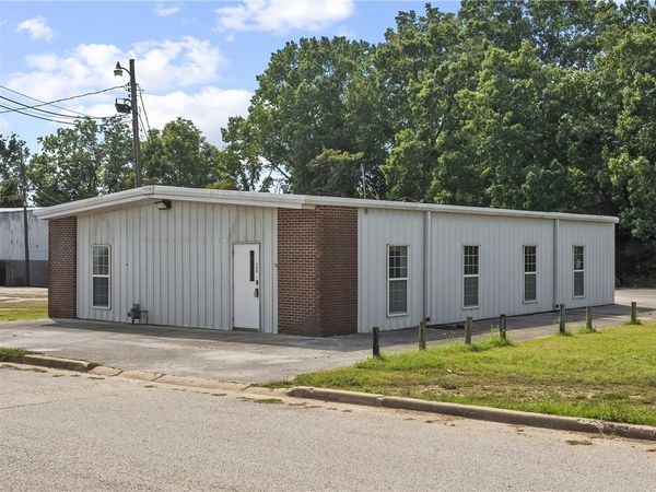 106 Commercial Street , Harrison, AR 72601
