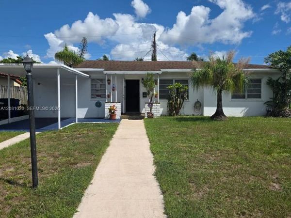 921 NE 163rd St , North Miami Beach, FL 33162