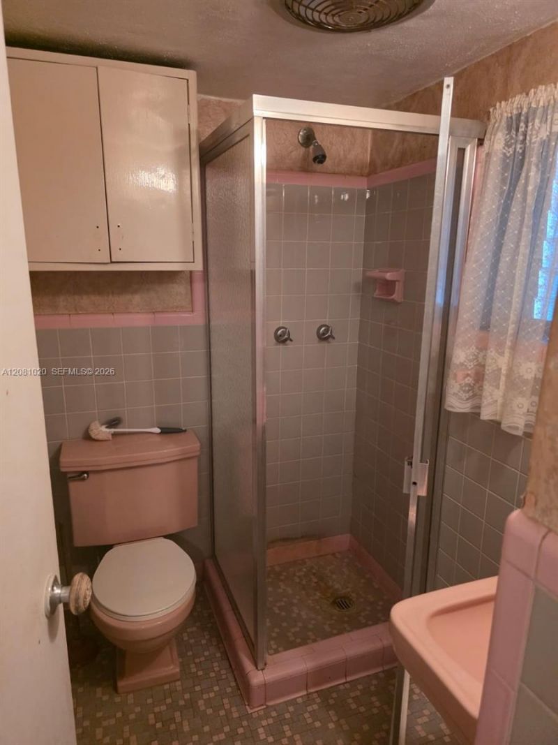921 NE 163rd St, North Miami Beach, FL 33162 Photo
