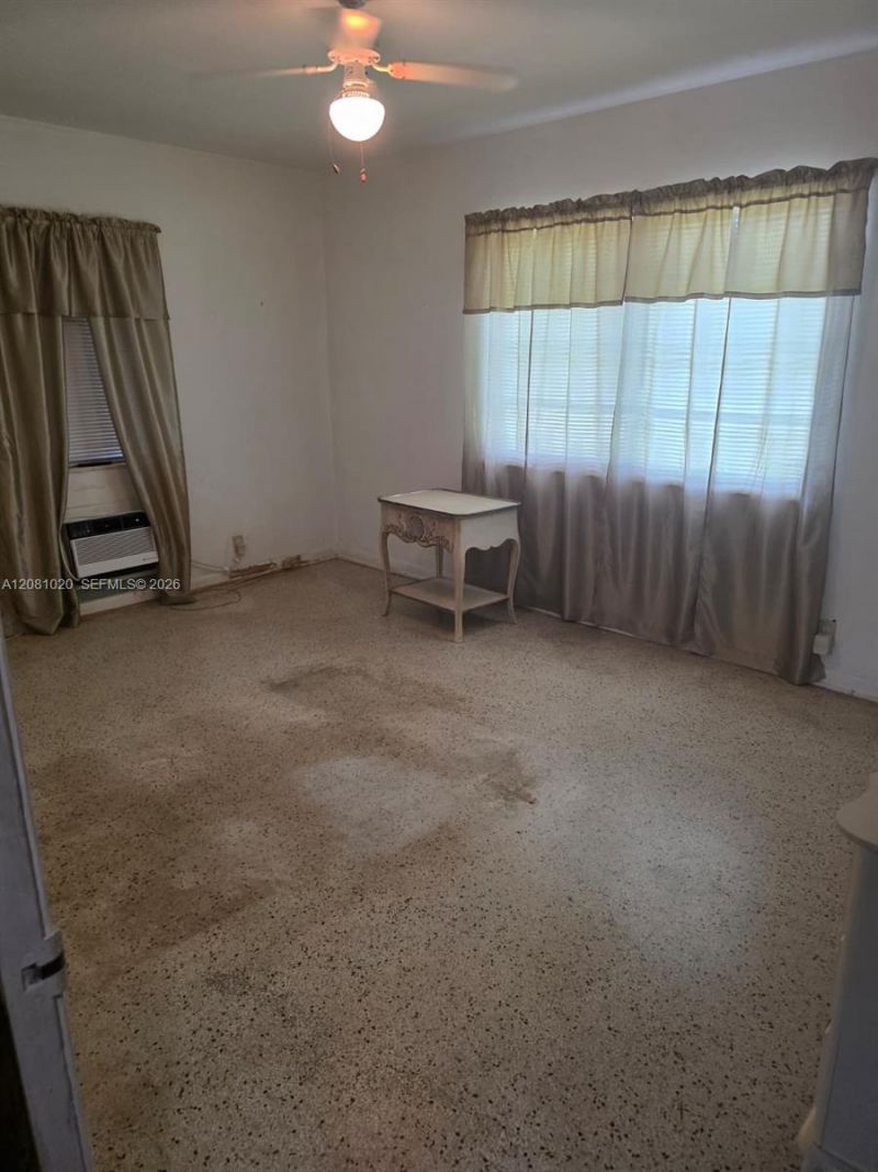 921 NE 163rd St, North Miami Beach, FL 33162 Photo