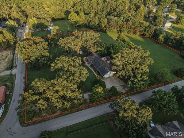 114 County Road 4221 , Poplar Bluff, MO 63901