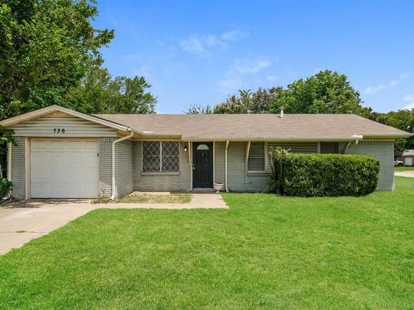 736 Treadwell Drive, Hurst, TX 76053