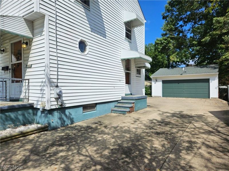 1553 Onondago Avenue, Akron, OH 44305 Photo 2