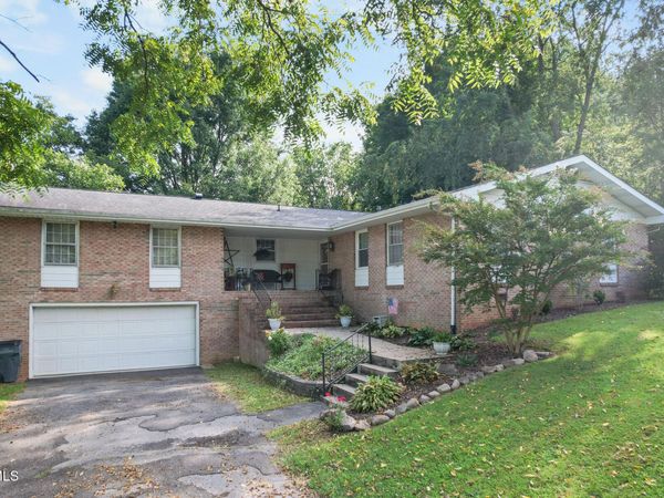 101 Meadowcrest Drive, Bristol, TN 37620