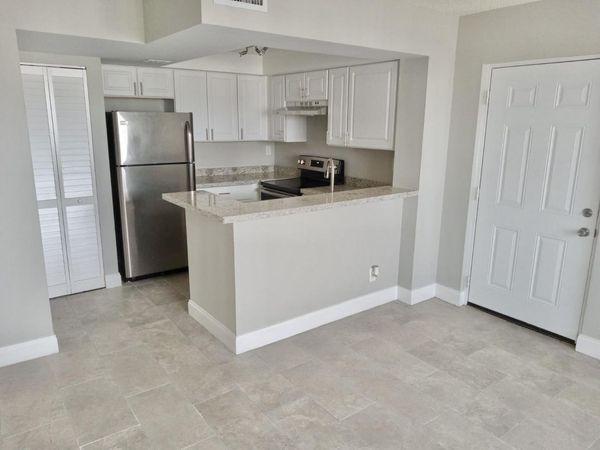 738 Executive Center Drive, Unit 32, West Palm Beach, FL 33401