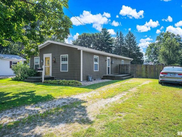 212 W ANN Street, Knoxville, IL 61448