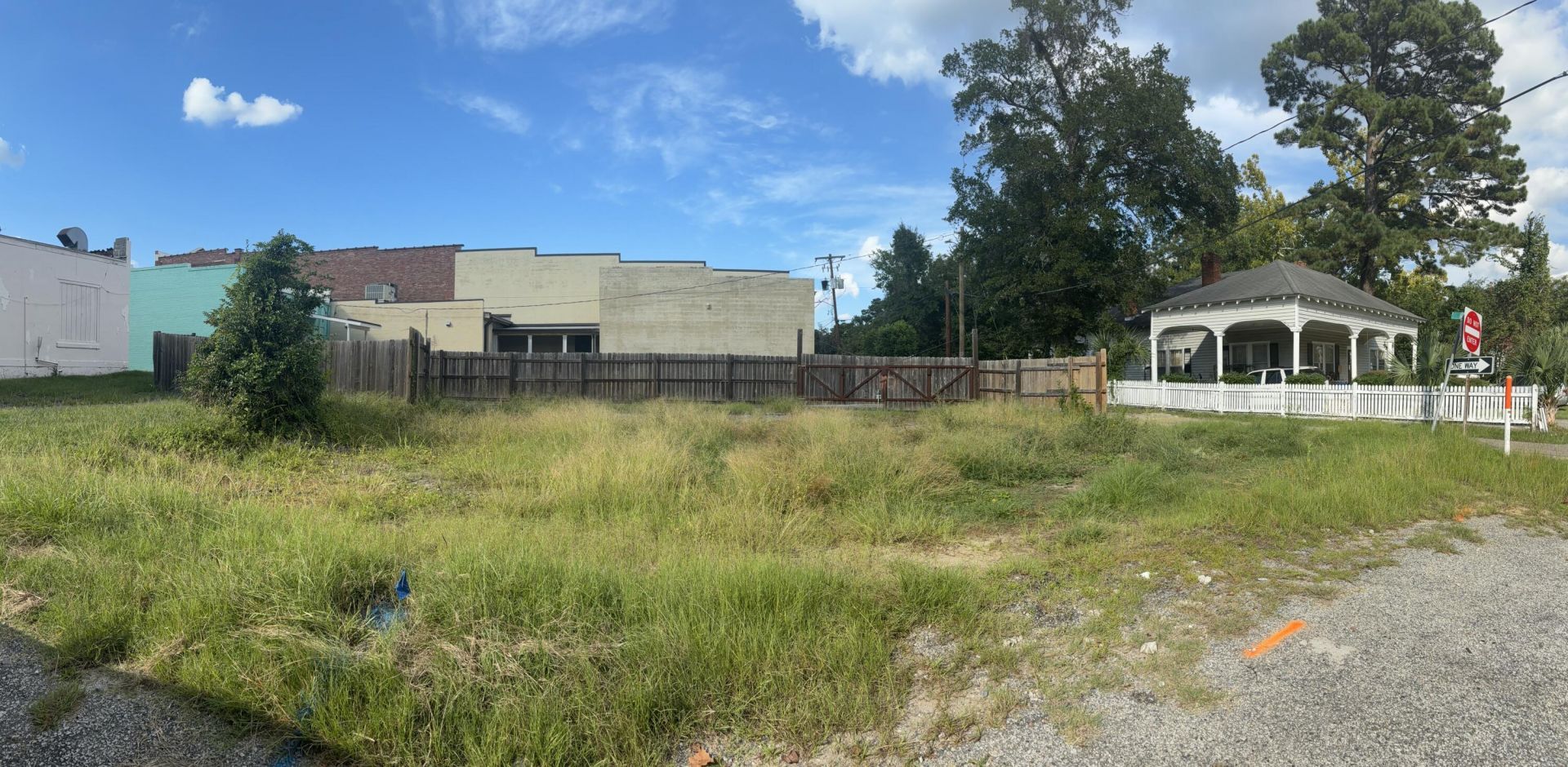 103 E George Street Photo 4