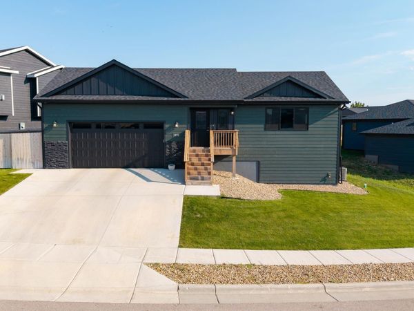 815 JONES DR, Rapid City, SD 57703
