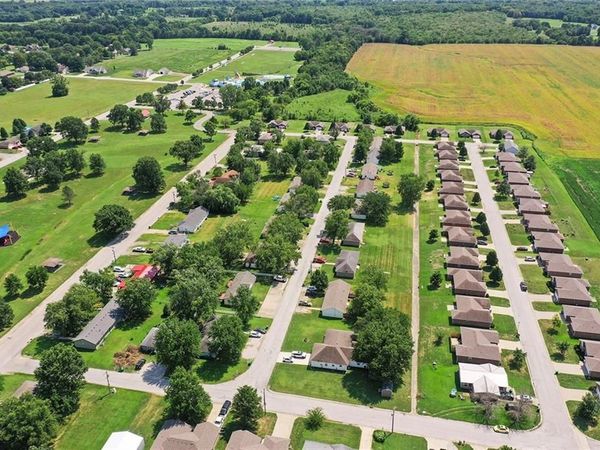 818 Wix Lane, Butler, MO 64730