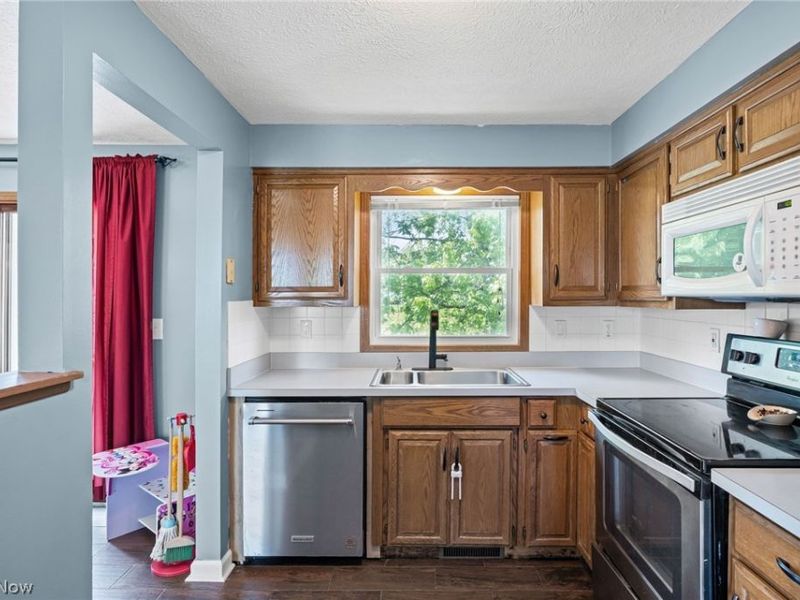 2142 Tarragon Drive, West Salem, OH 44287 Photo 12