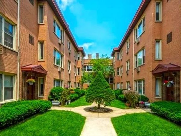 1318 W Lunt Avenue , Unit 301, Chicago, IL 60626