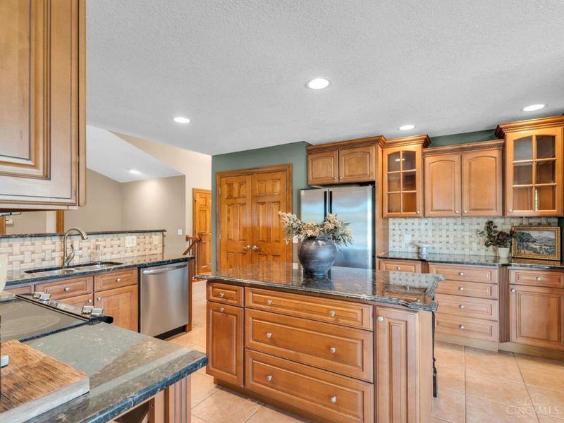 382 Sunset Drive, Carlisle, OH 45005 Photo 24