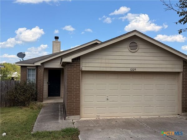 1229 Hilltop Drive , San Marcos, TX 78666
