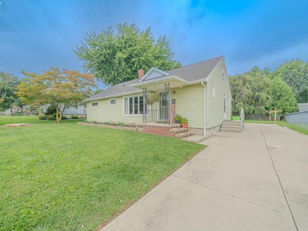 1514 W Cole Road, Fremont, OH 43420