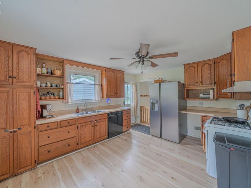 1514 W Cole Road, Fremont, OH 43420 Photo 3