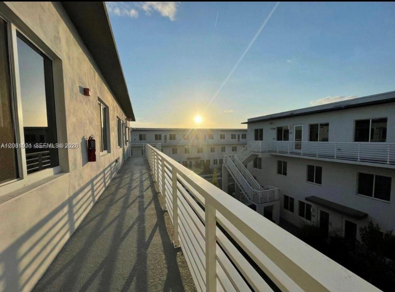 10229 NW 64th Ter, Unit 303, Doral, FL 33178 Photo