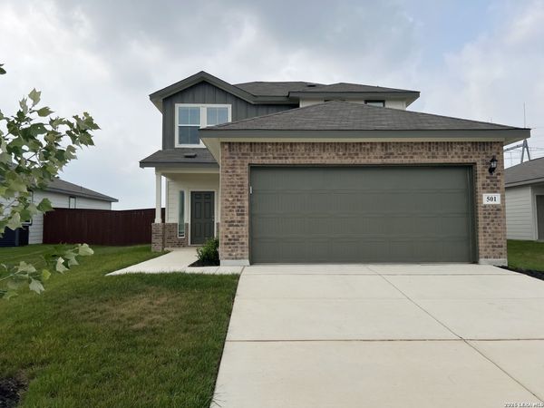 501 Jean St, Seguin, TX 78155