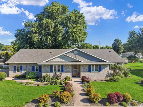 805 Hawthorne Avenue, Janesville, WI 53545