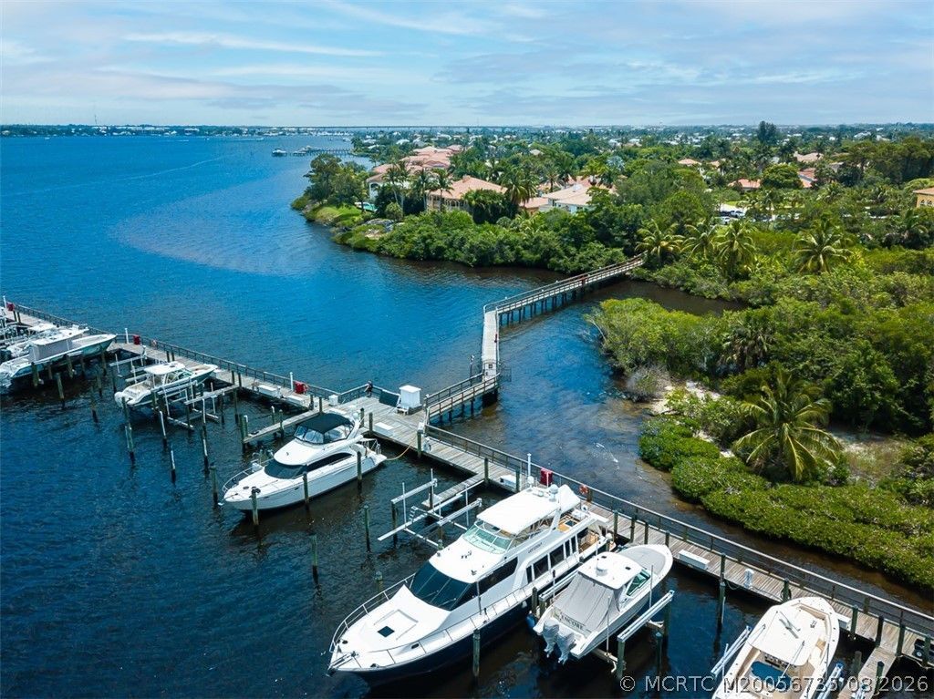 724 SW Pebble Lane, Palm City, FL 34990 Photo