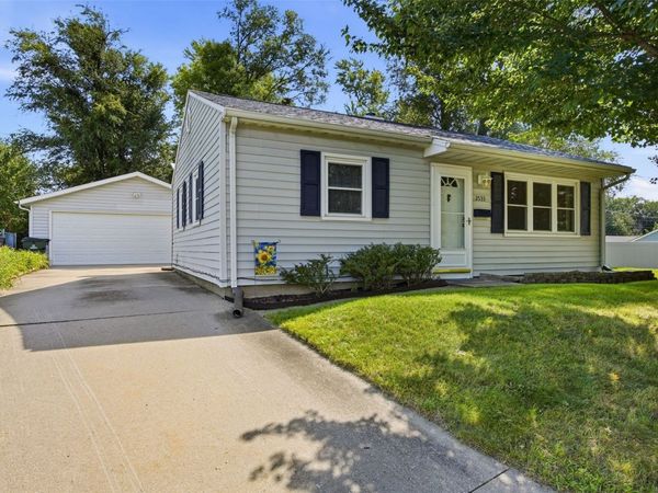 2533 Indiana Street SW, Cedar Rapids, IA 52404