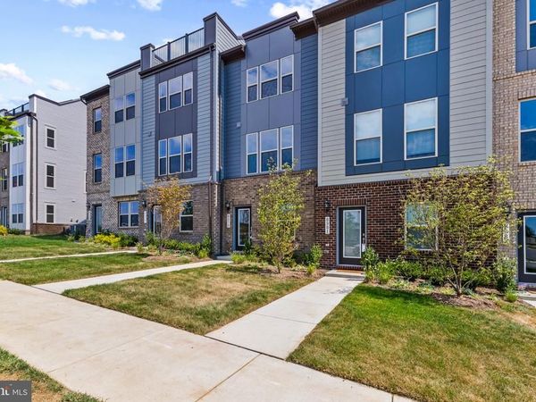 8979 KATHERINE JOHNSON AVE, MANASSAS, VA 20109