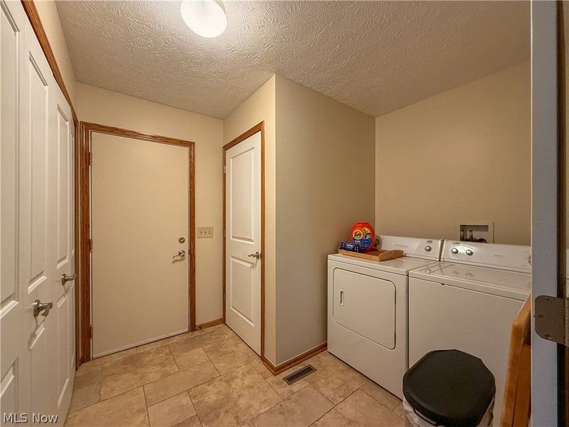 100 Pondview Circle, Rittman, OH 44270 Photo 12