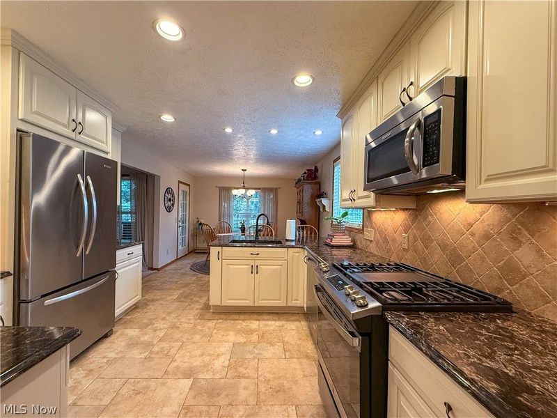 100 Pondview Circle, Rittman, OH 44270 Photo 9