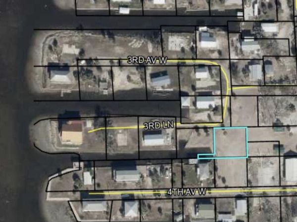 21 W 3rd Ln, Horseshoe Beach, FL 32648