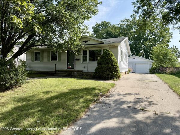 3521 Palmer Street, Lansing, MI 48910