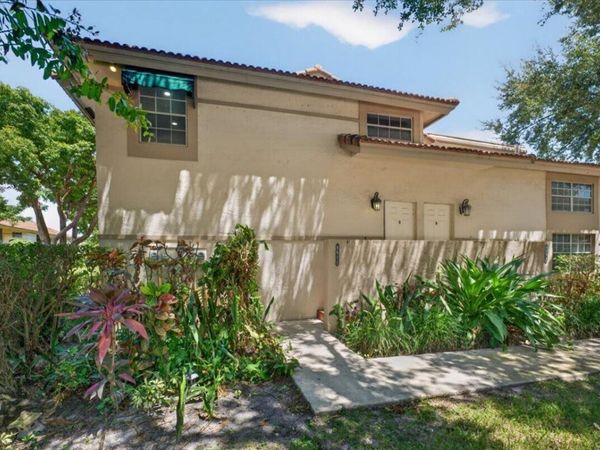 6611 Via Regina, Boca Raton, FL 33433