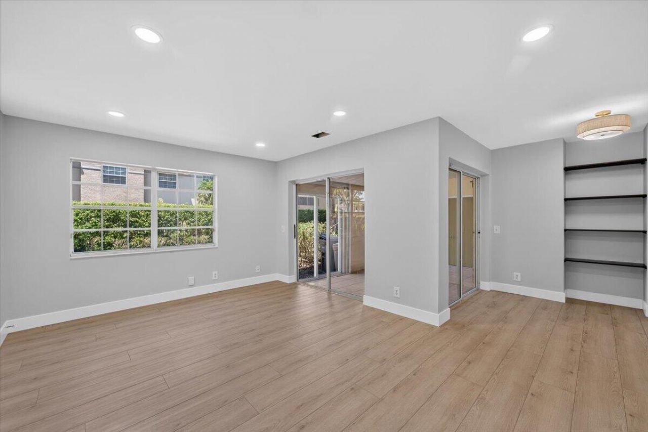 6611 Via Regina, Boca Raton, FL 33433 Photo
