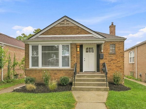 8550 S Jeffery Boulevard , Chicago, IL 60617