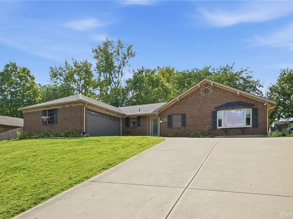 1115 Crestwood Hills Drive, Vandalia, OH 45377