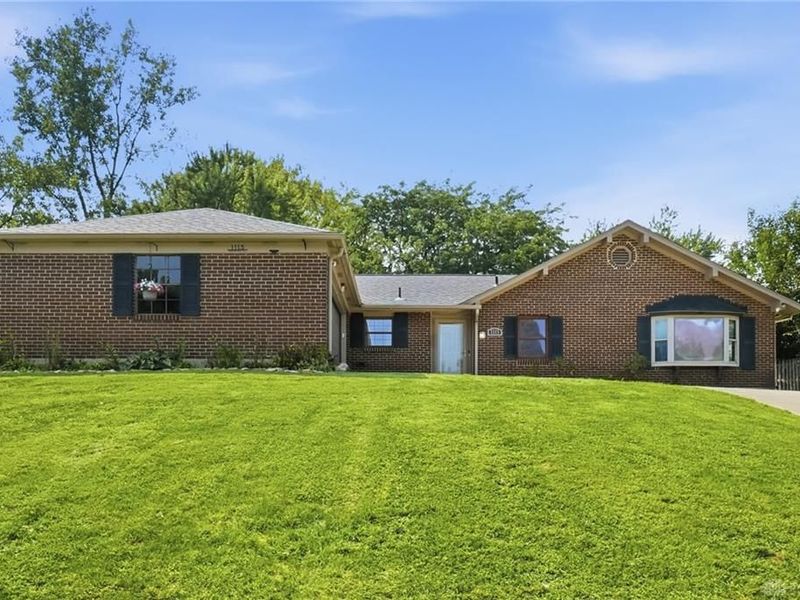 1115 Crestwood Hills Drive, Vandalia, OH 45377 Photo 2