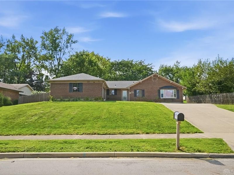 1115 Crestwood Hills Drive, Vandalia, OH 45377 Photo 3