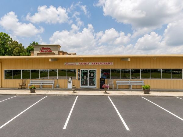82 Paradise St, Manchester, TN 37355