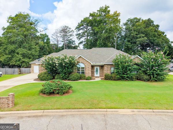 204 Mitculler Court, Kathleen, GA 31047