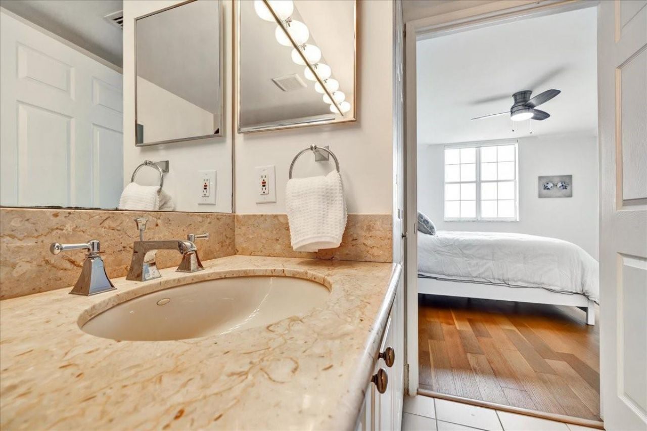 651 Okeechobee Boulevard, Unit 801, West Palm Beach, FL 33401 Photo