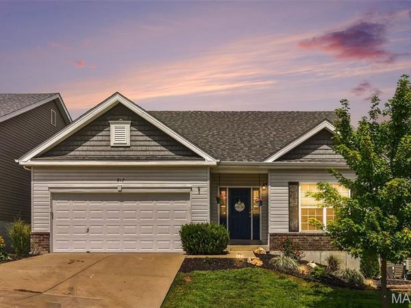 917 Meramec Grove Drive, Ballwin, MO 63021