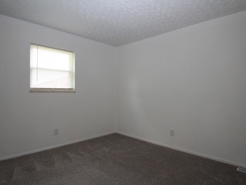 310 N Yencer Street, Baltimore, OH 43105 Photo 14