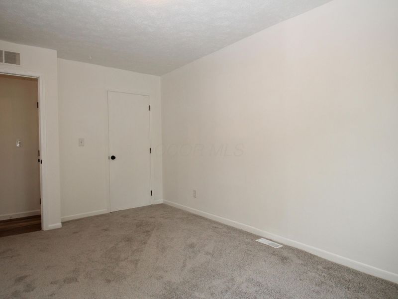 310 N Yencer Street, Baltimore, OH 43105 Photo 15