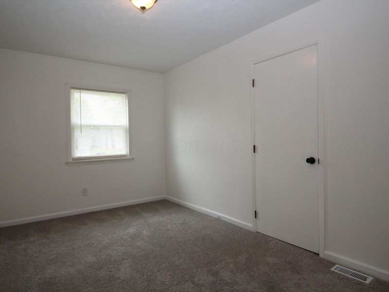 310 N Yencer Street, Baltimore, OH 43105 Photo 17