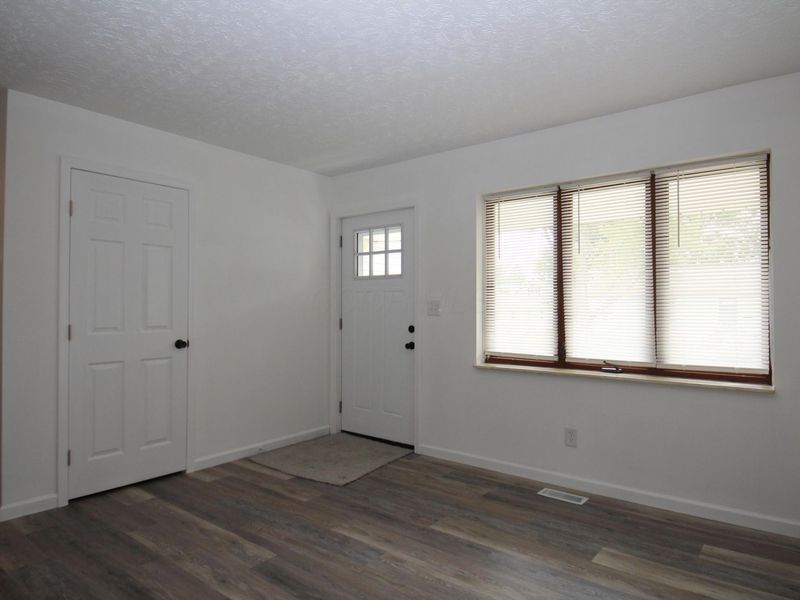 310 N Yencer Street, Baltimore, OH 43105 Photo 8
