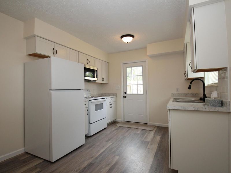 310 N Yencer Street, Baltimore, OH 43105 Photo 9