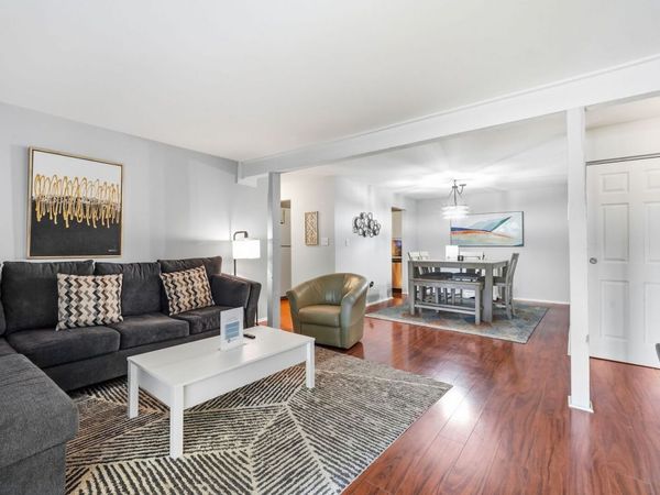 603 Garden Circle , Unit 1, Streamwood, IL 60107