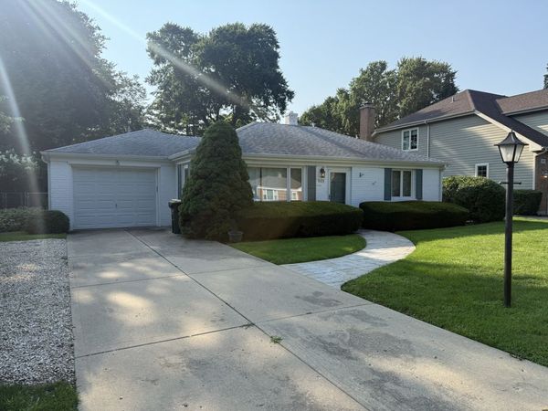 525 7th Avenue , Libertyville, IL 60048