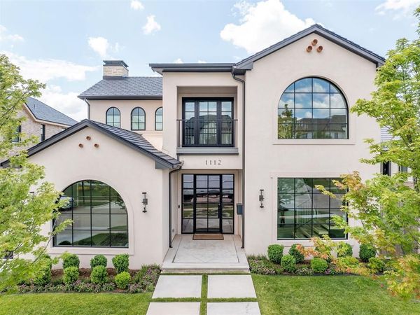 1112 Cumberland Court, Nichols Hills, OK 73116