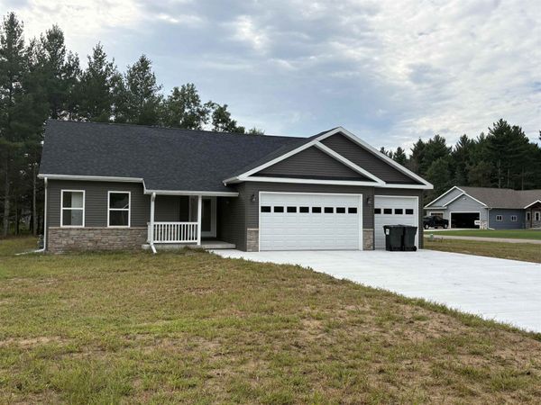 4910 Pine Needle Way, Wisconsin Rapids, WI 54494